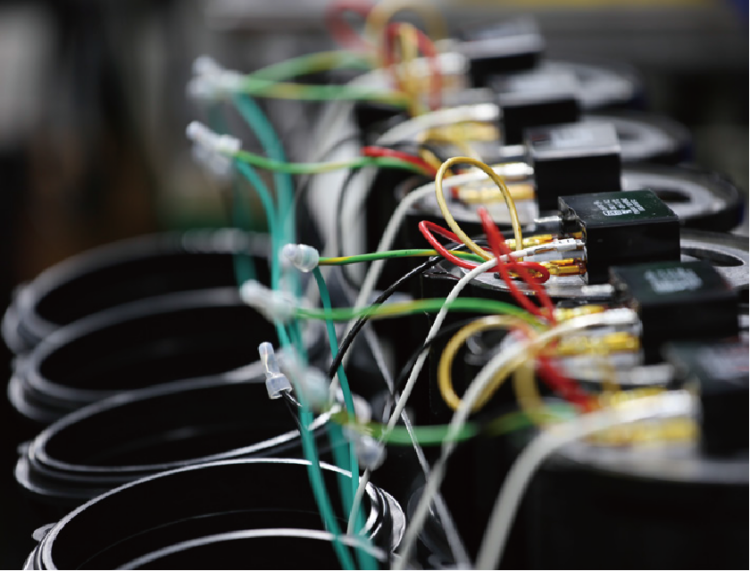 LM70 Product Features image